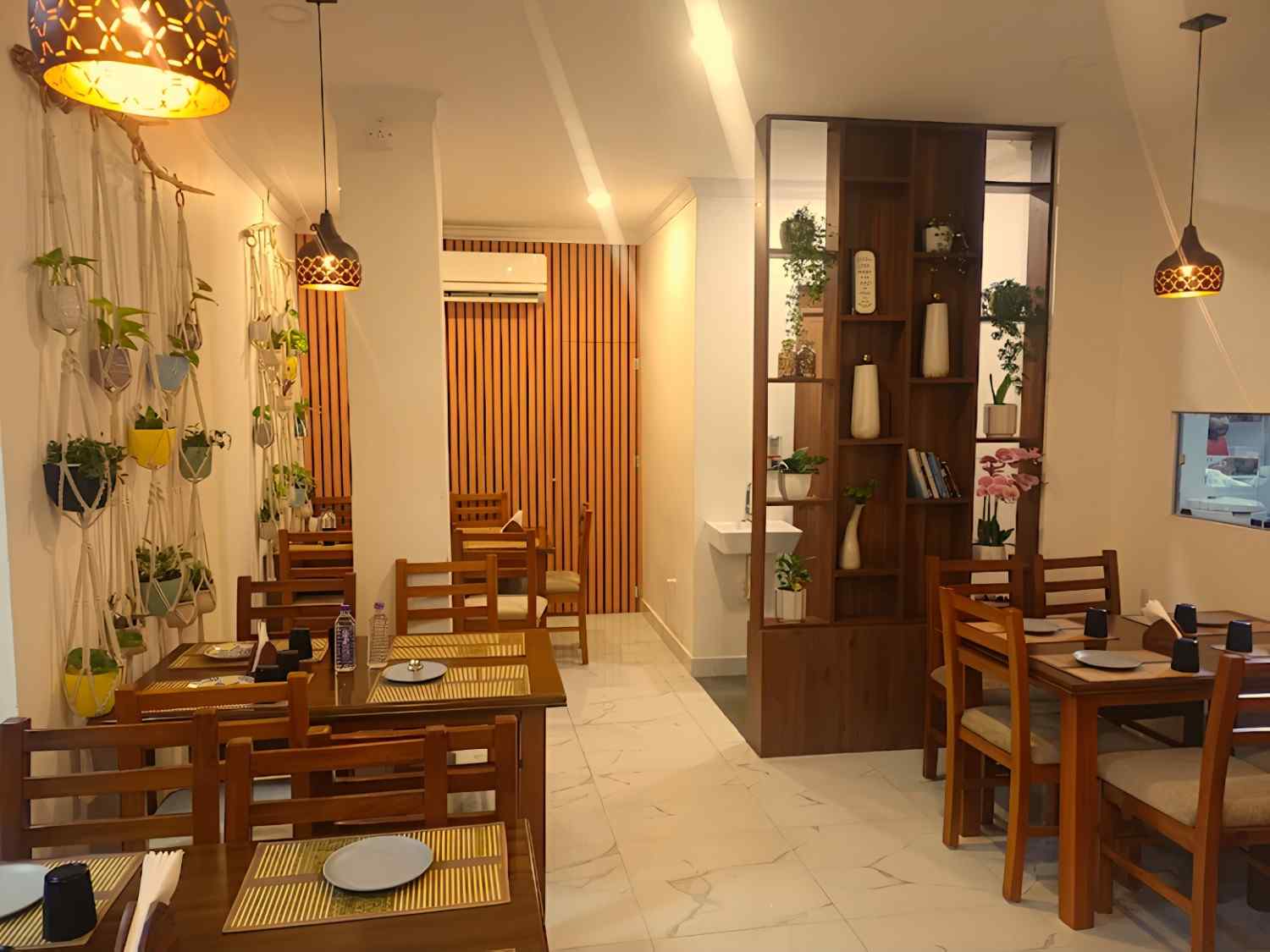 Inside Bunsik Bites, Valasaravakkam